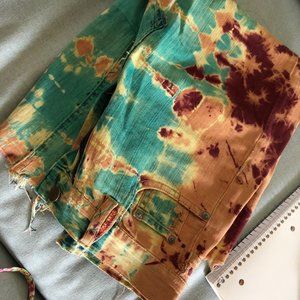 uniquely washed denim skirt